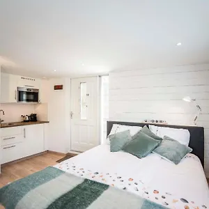 Apartment 4 U With Private Parking, Zandvoort